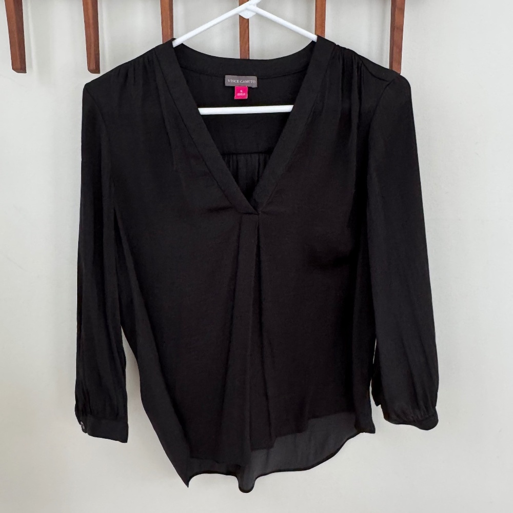 Vince Camuto lightweight women's breezy top